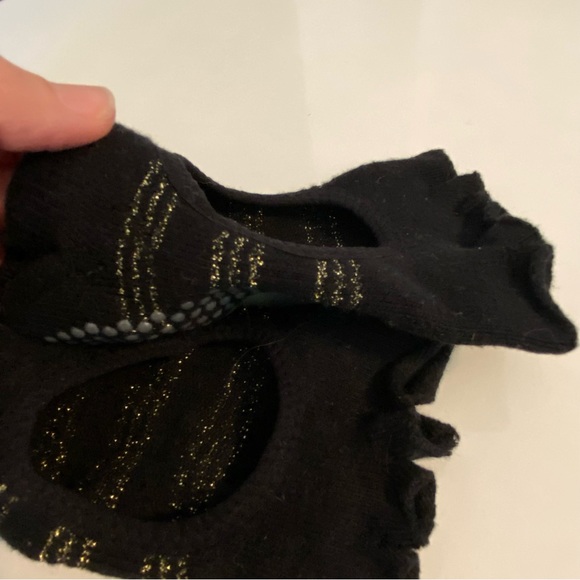 Toesox Half Toe Bellarina Grip Socks size small black with gold glitter - Picture 3 of 4